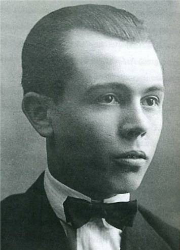 Antonio García Quintana. alcalde de Valladolid durante la IIª RE. Fue asesinado tras una farsa de juicio. El actual alcalde (del PP) desprecia su ejemplo y su memoria.