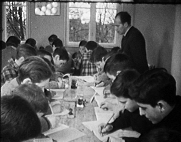 Los niños españoles de Dinamarca - En clase con D_ J_ Revaque